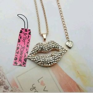 Betsey Johnson Jewelry - Elegant Betsey Johnson Lips Sweater Necklace Betsey Johnson Jewelry - Elegant Betsey Johnson Lips Sweater Necklace
